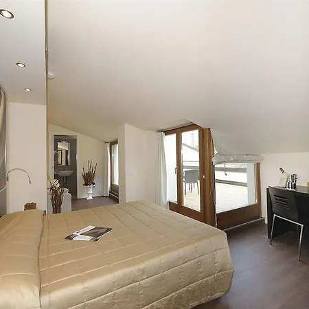 Otel Antico Borgo Riva del Garda