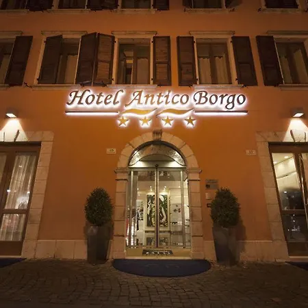 Antico Borgo Otel 4*